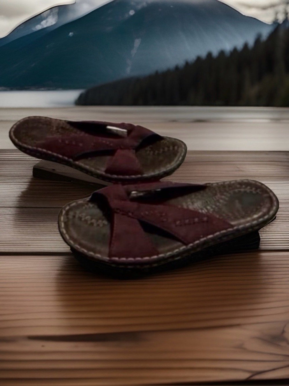 Women’s KEEN Suede Crisscross Slide Sandals burgundy purple size 11 shoes